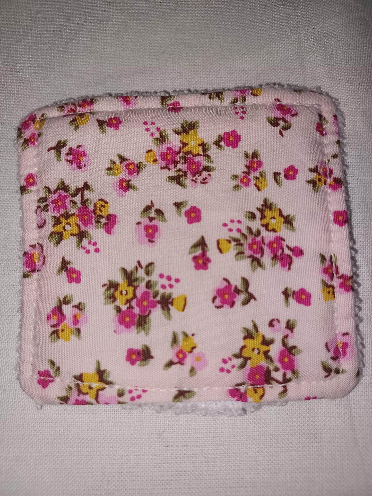 Pink floral make-up remover pad set