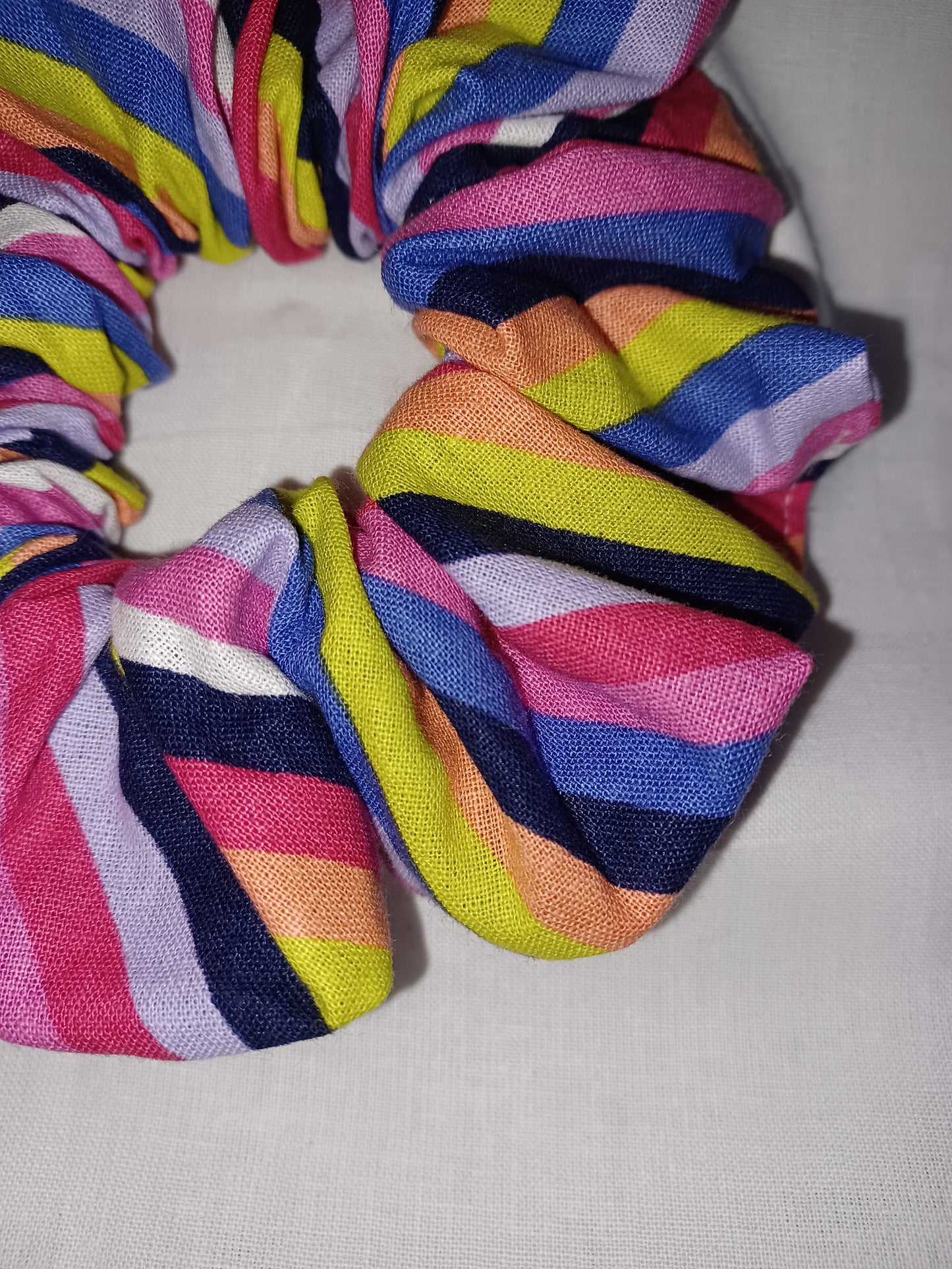 Multicoloured stripes xl scrunchie