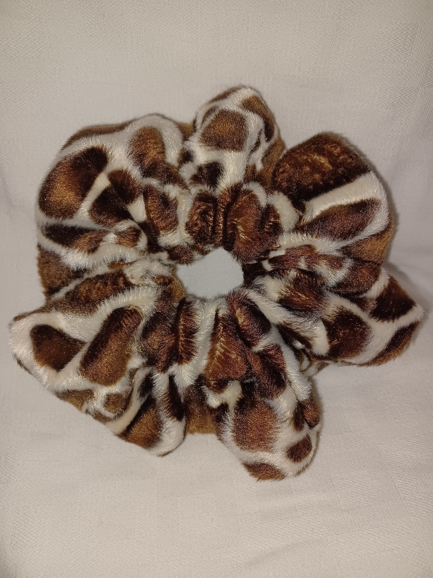 Giraffe mega xl scrunchie