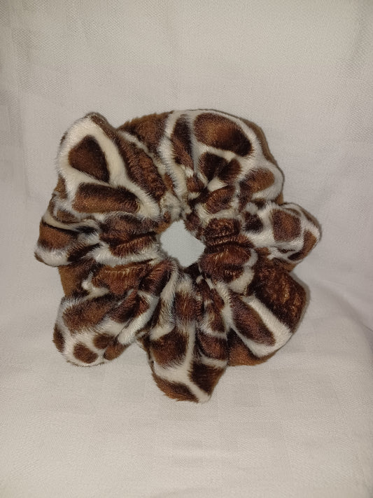 Giraffe mega xl scrunchie