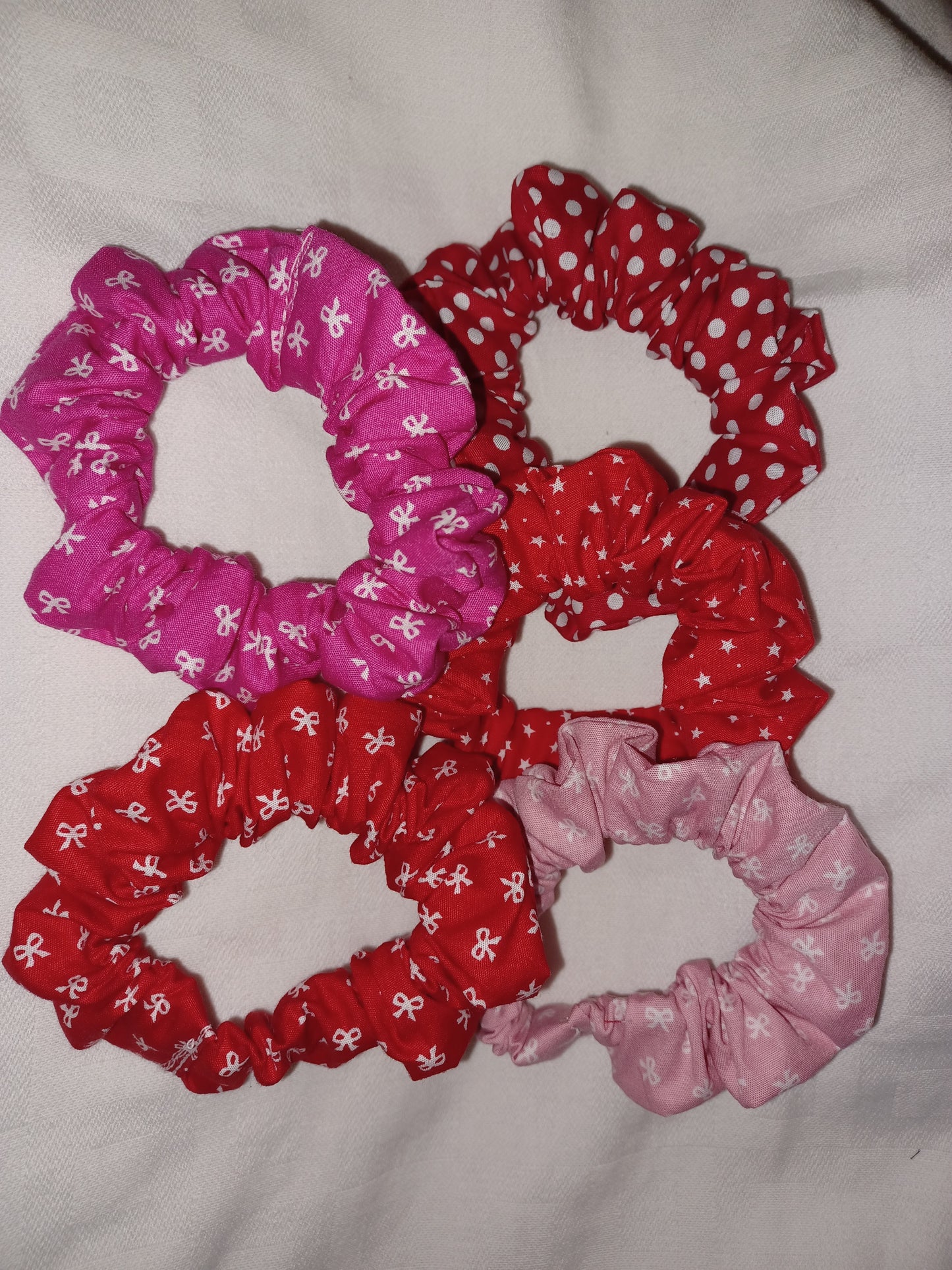 Red and pink mini scrunchie set