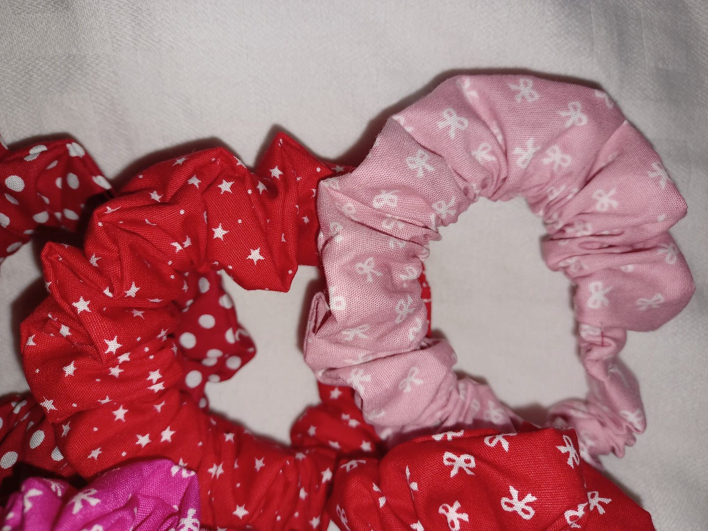 Red and pink mini scrunchie set