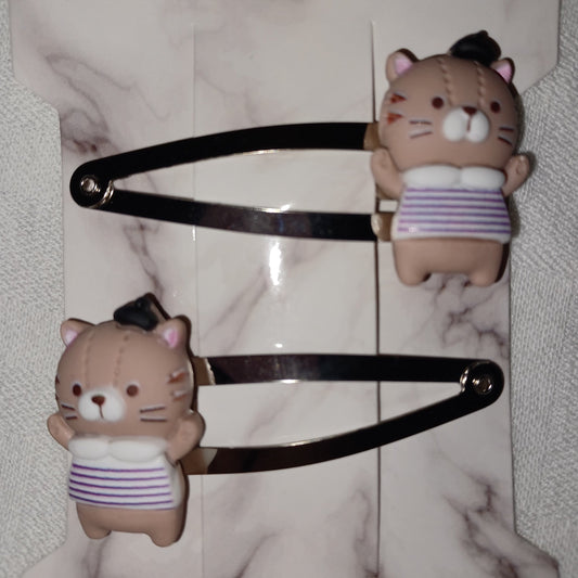 Kitten in a beret hat hair clip pair